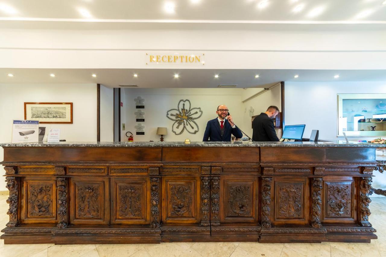 Hotel Sakura Торре-дель-Греко Экстерьер фото