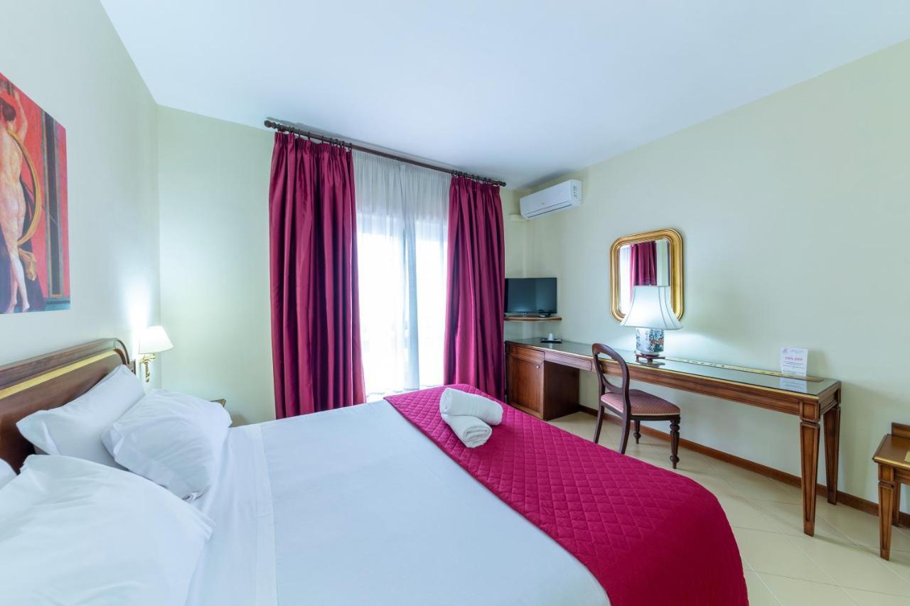 Hotel Sakura Торре-дель-Греко Экстерьер фото
