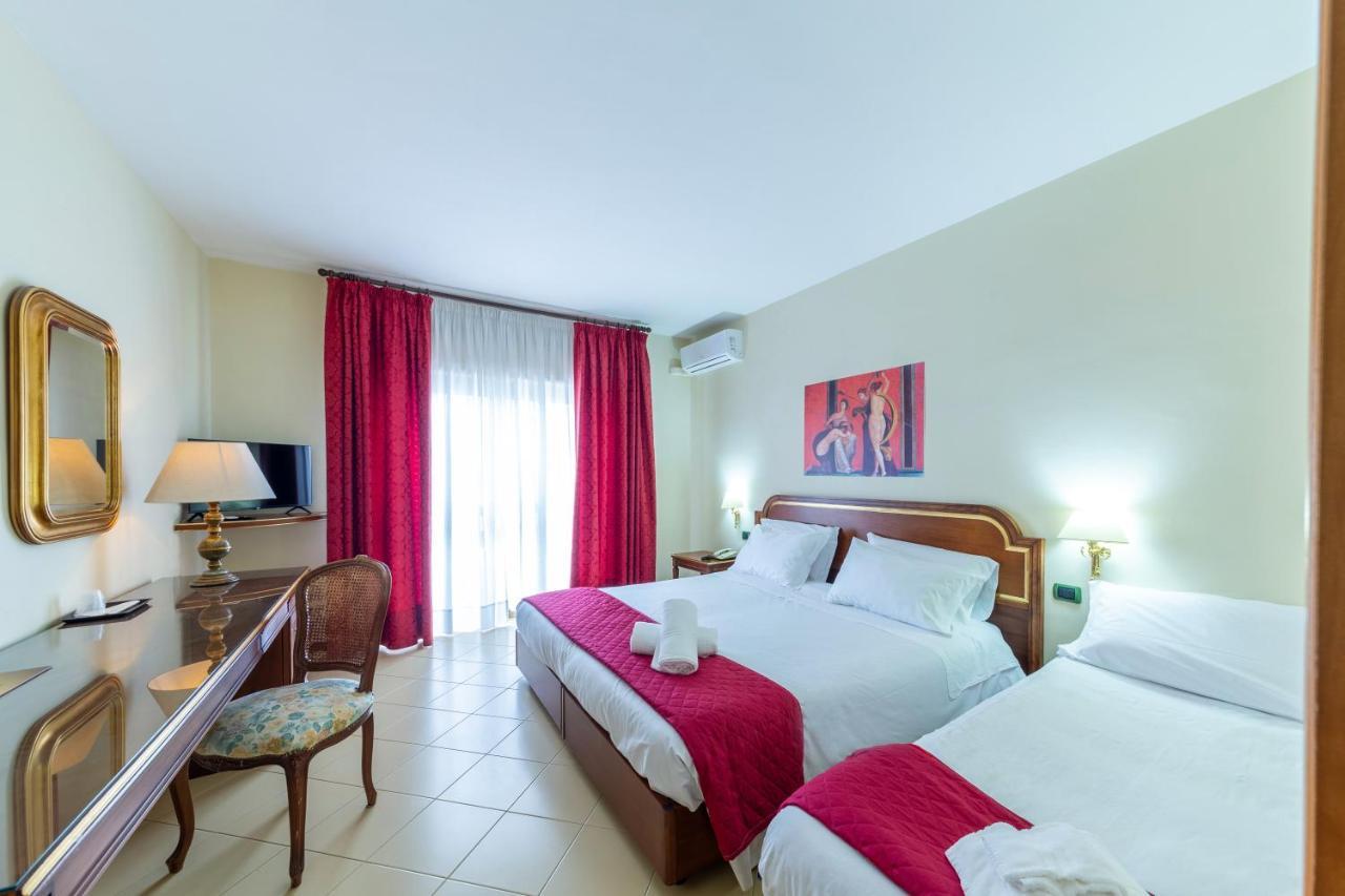 Hotel Sakura Торре-дель-Греко Экстерьер фото