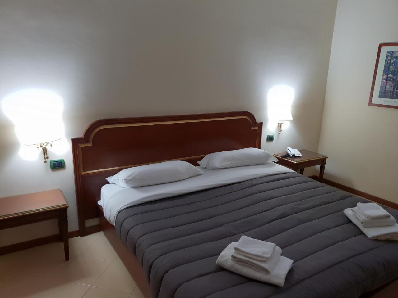 Hotel Sakura Торре-дель-Греко Экстерьер фото